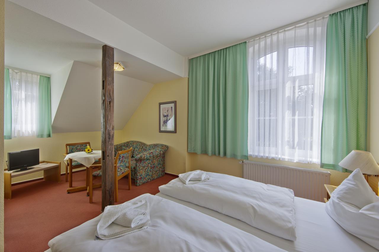 Hotel Deutscher Hof Бад-Вильснак Экстерьер фото